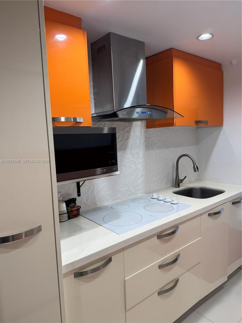 19201 Collins Ave , Unit 1130, Sunny Isles Beach, FL 33160 Photo