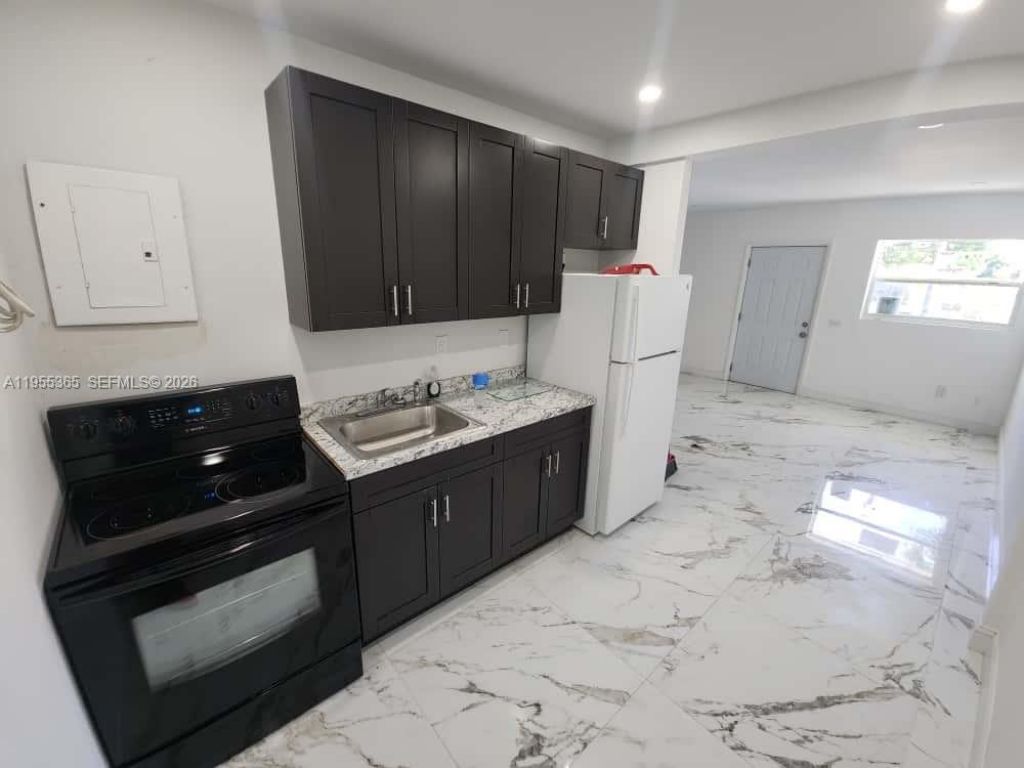 12101 SW 215th St, Miami, FL 33177 Photo