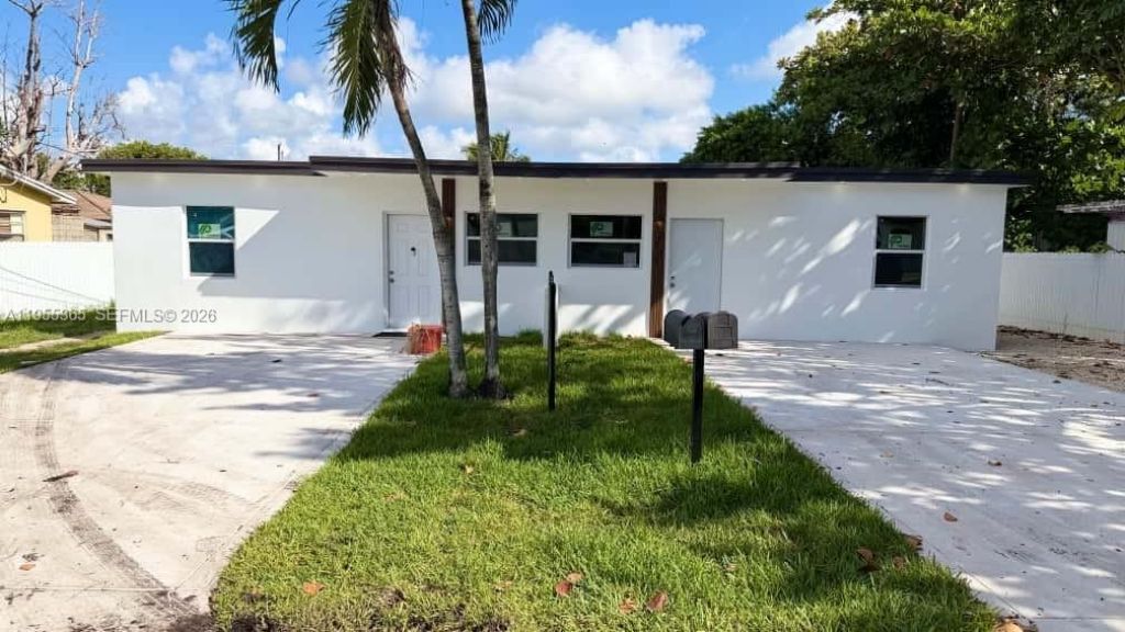 12101 SW 215th St, Miami, FL 33177 Photo