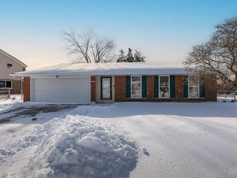 5260 Beechview Drive, Huber Heights, OH 45424 Photo 1