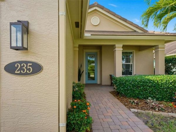 235 11th Square SW, Vero Beach, FL 32962