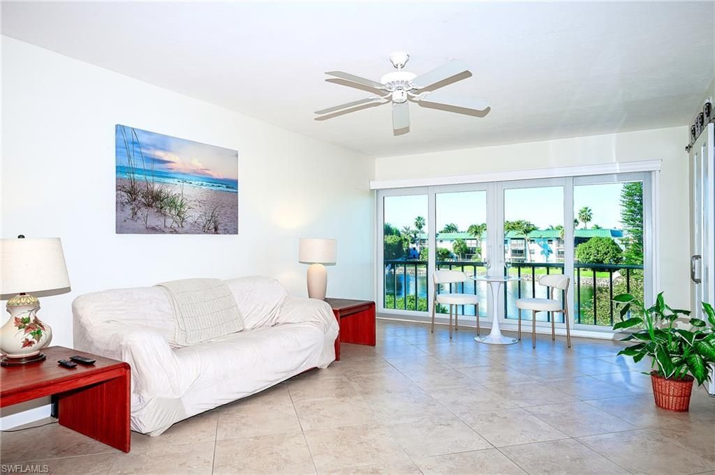 3055 Riviera Dr, Unit 306, Naples, FL 34103 Photo