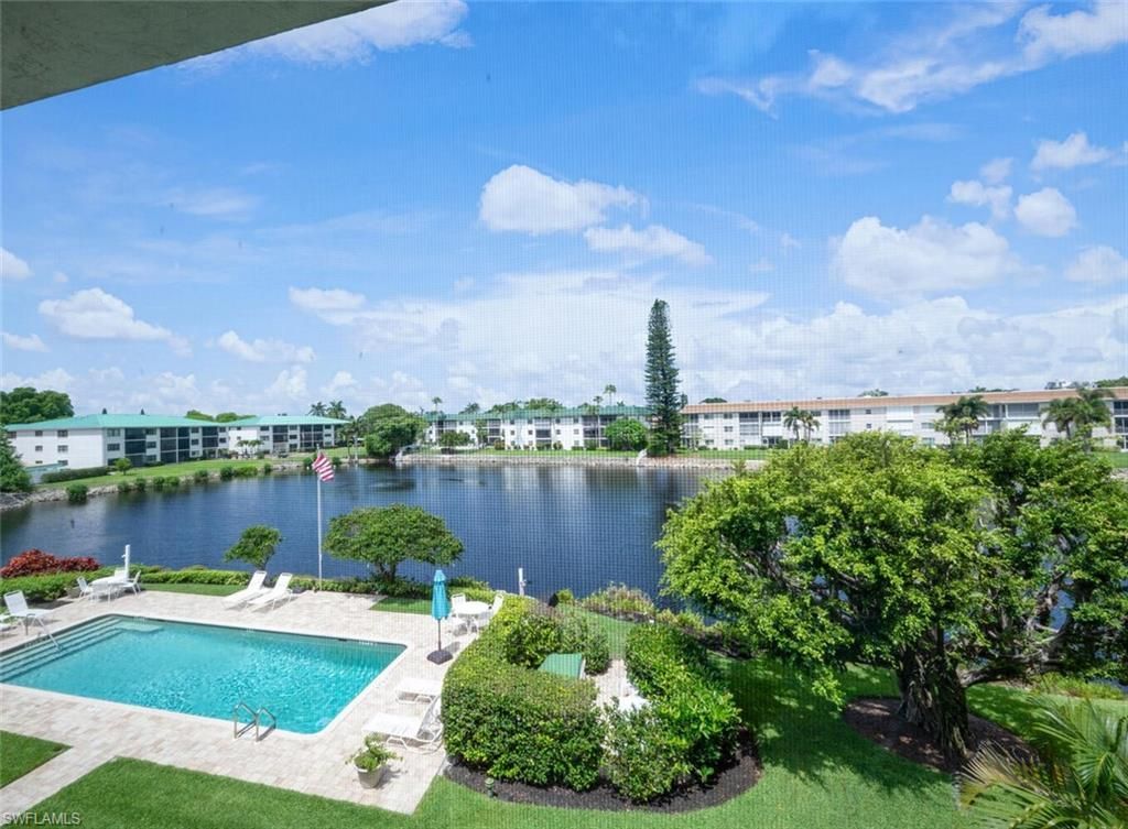3055 Riviera Dr, Unit 306, Naples, FL 34103 Photo