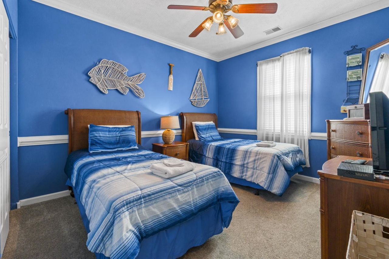 601 N Hillside Dr. N Photo 17