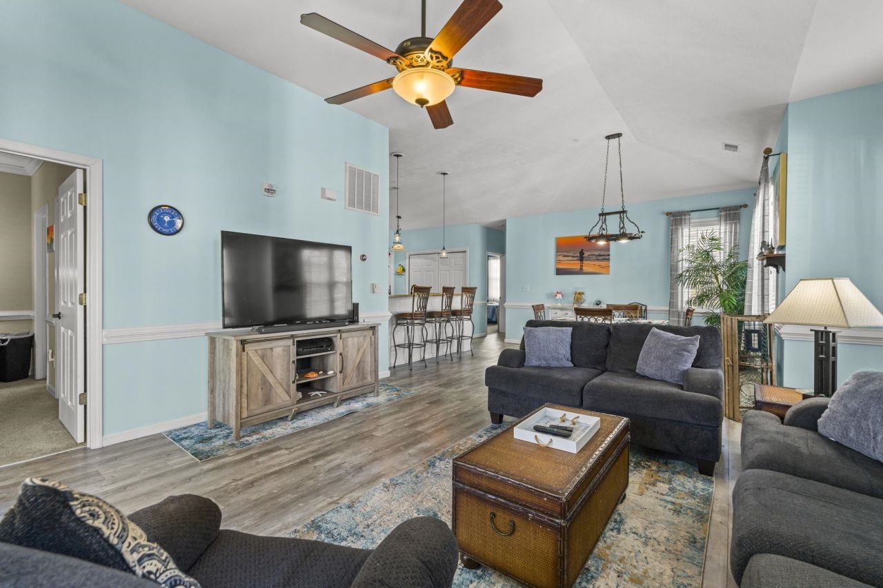 601 N Hillside Dr. N Photo 21