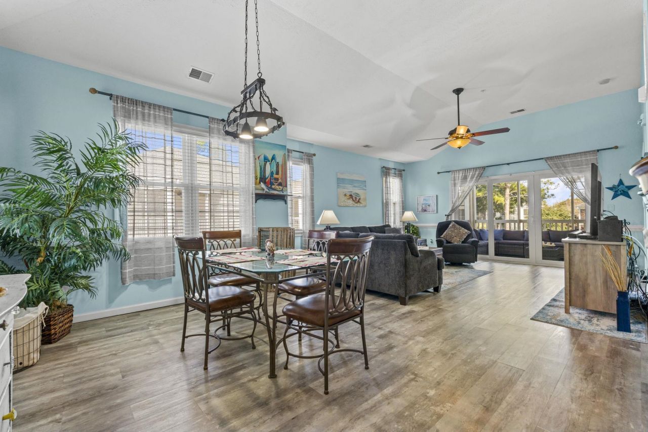 601 N Hillside Dr. N Photo 22