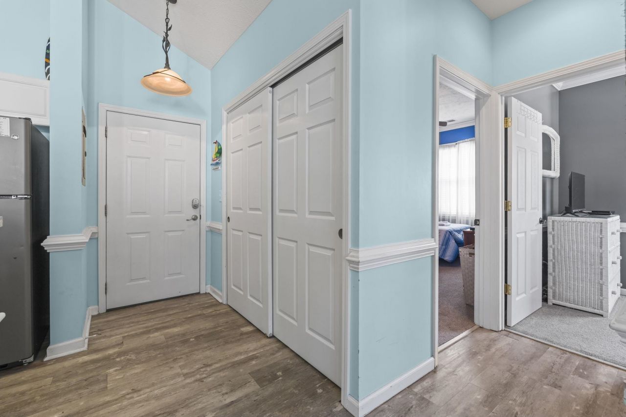 601 N Hillside Dr. N Photo 4