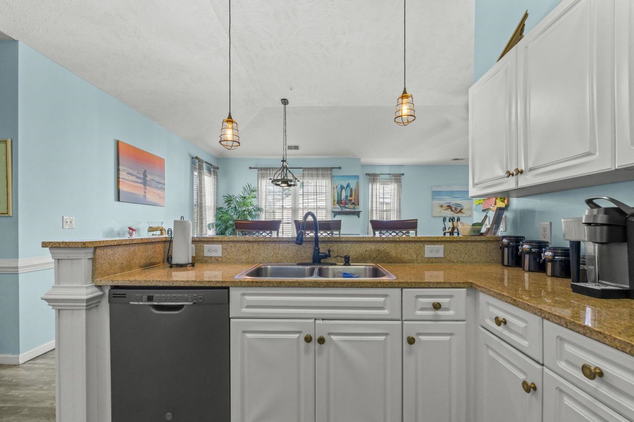 601 N Hillside Dr. N Photo 7