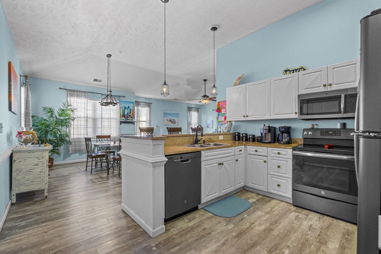 601 N Hillside Dr. N Photo 8