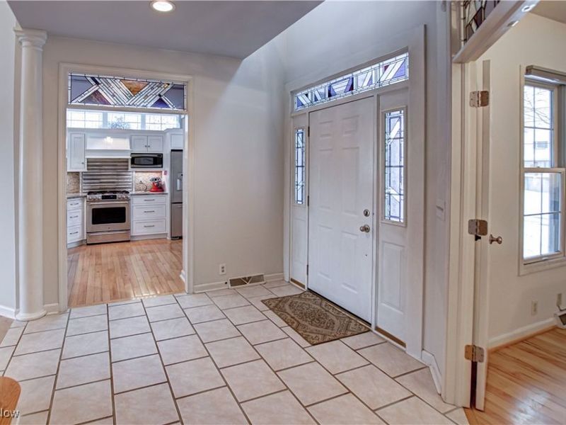 4 River Pointe, Rocky River, OH 44116 Photo 2