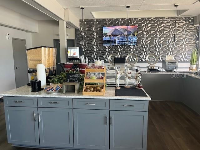 7150 N Tamiami Trail, Unit C233, Sarasota, FL 34243 Photo