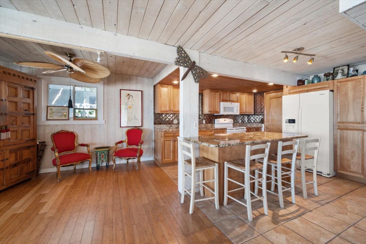 8640 W Gulf Boulevard, Treasure Island, FL 33706 Photo