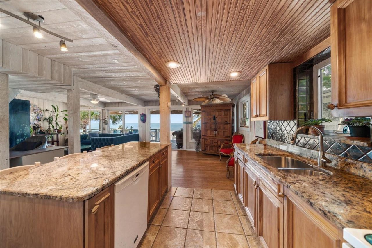 8640 W Gulf Boulevard, Treasure Island, FL 33706 Photo