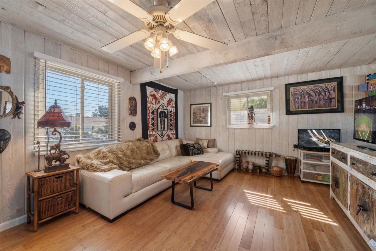 8640 W Gulf Boulevard, Treasure Island, FL 33706 Photo