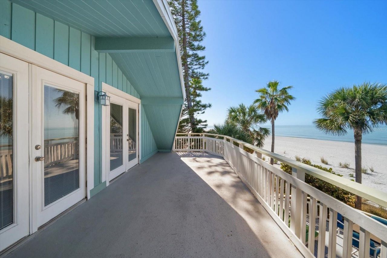 8640 W Gulf Boulevard, Treasure Island, FL 33706 Photo