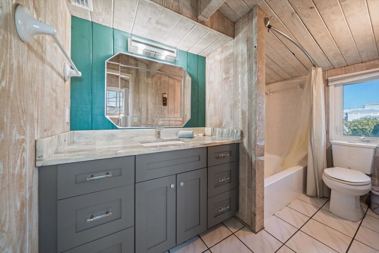 8640 W Gulf Boulevard, Treasure Island, FL 33706 Photo