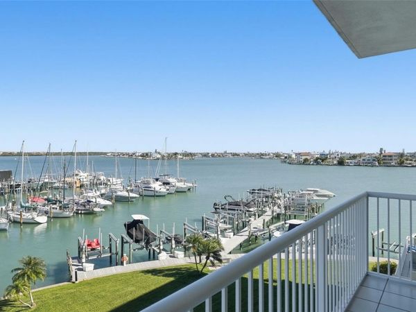 425 150TH AVENUE, Unit 2404, MADEIRA BEACH, FL 33708