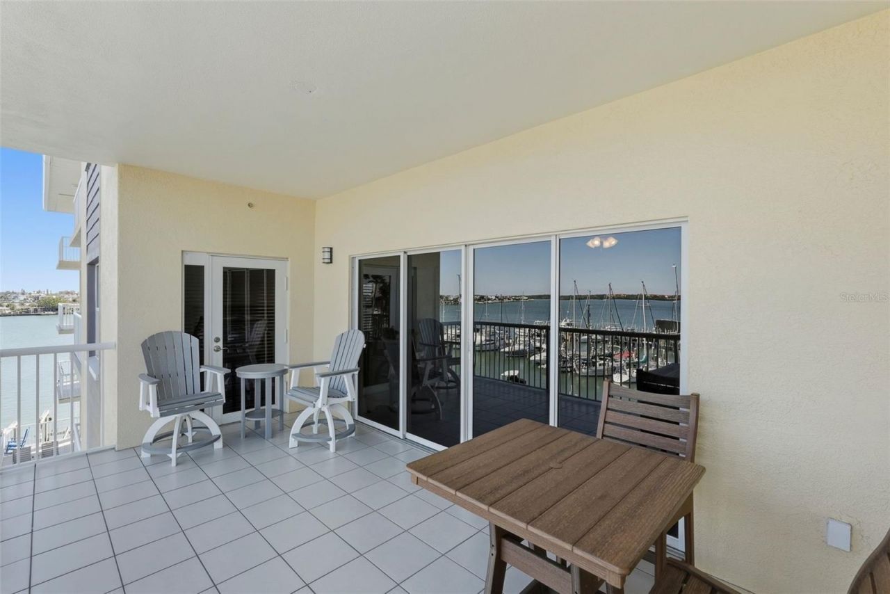 425 150th Avenue, Unit 2404, Madeira Beach, FL 33708 Photo
