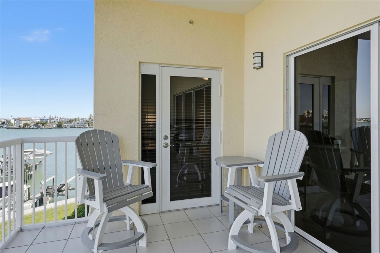 425 150th Avenue, Unit 2404, Madeira Beach, FL 33708 Photo