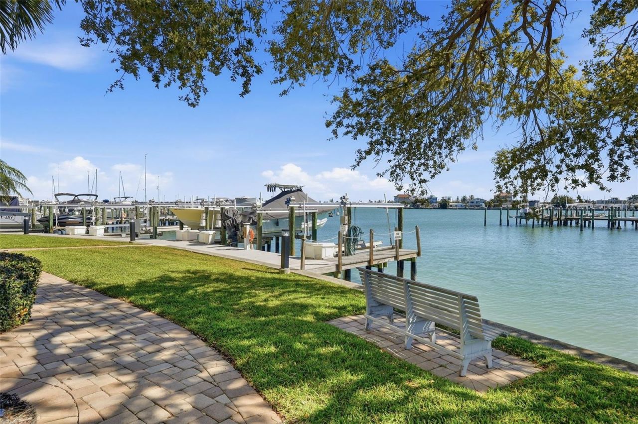 425 150th Avenue, Unit 2404, Madeira Beach, FL 33708 Photo