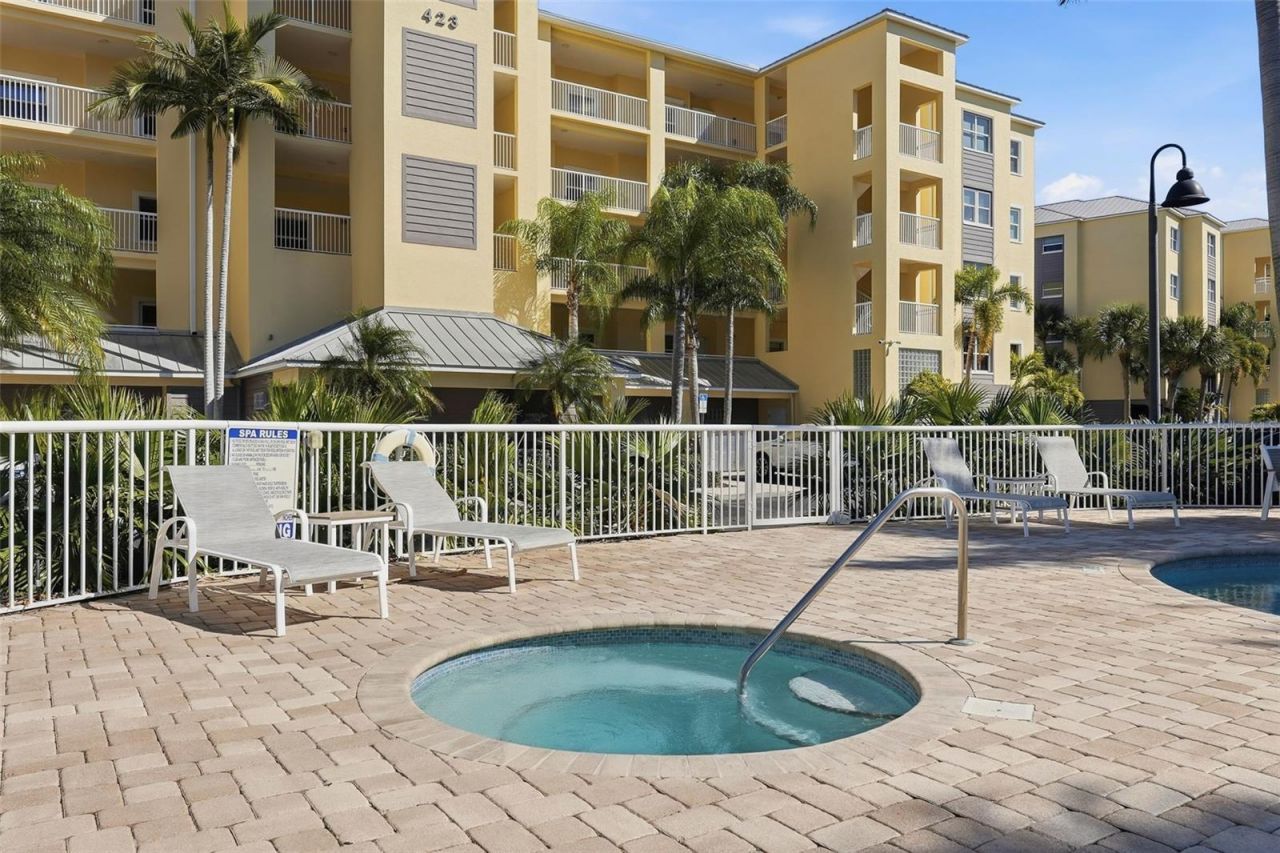 425 150th Avenue, Unit 2404, Madeira Beach, FL 33708 Photo