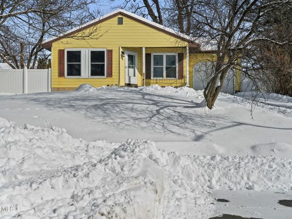 4 Silverberry Place, Albany, NY 12211