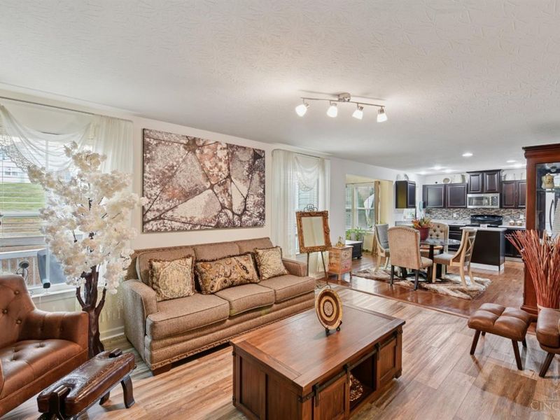 7970 Valley Crossing Drive, Colerain Township, OH 45247 Photo 5