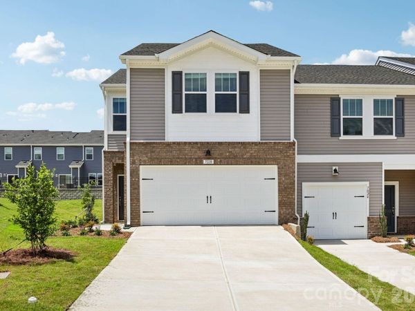 8113 Hidden Springs Trail, Charlotte, NC 28216