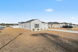 186 Saddle St photo 4