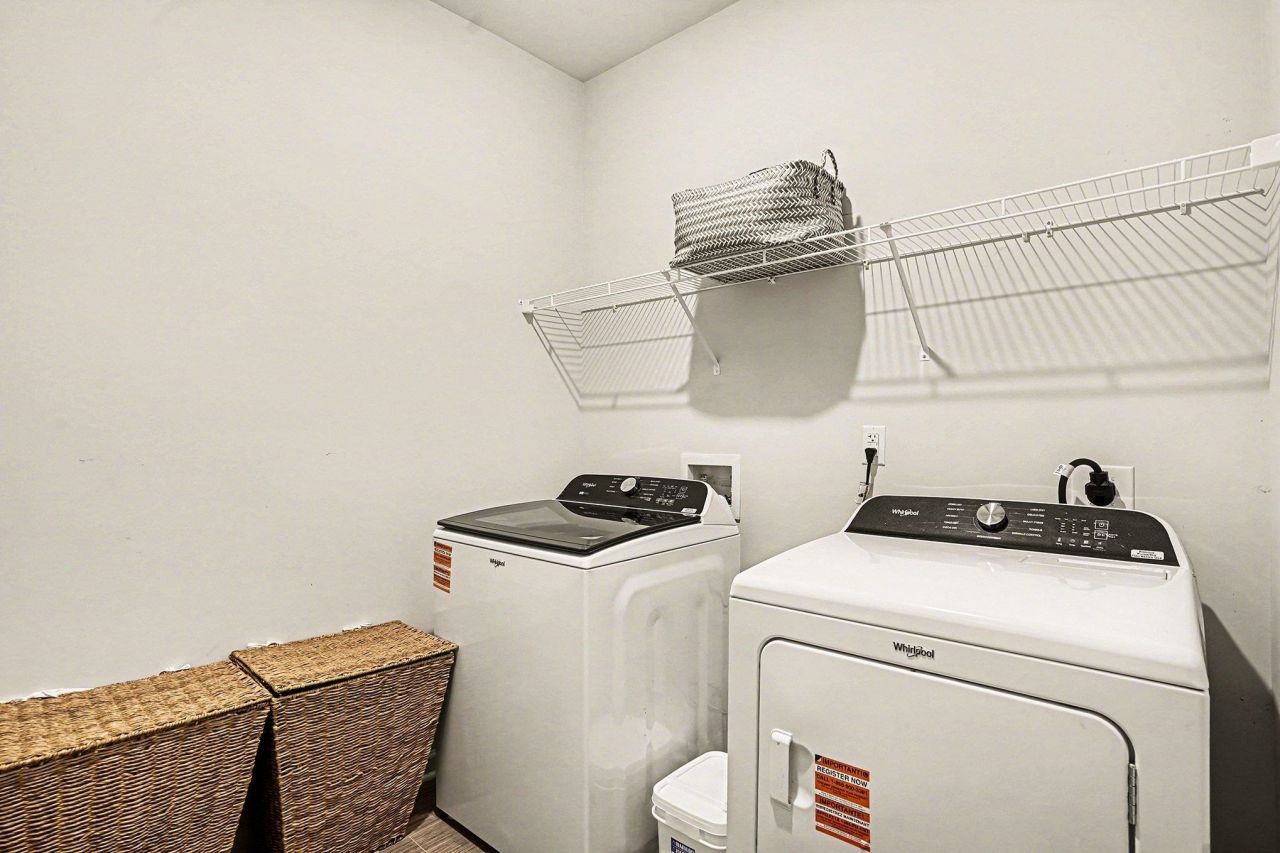 186 Saddle St Photo 27