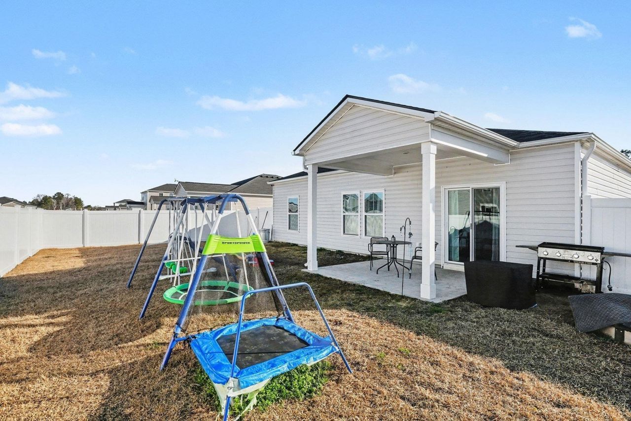 186 Saddle St Photo 30