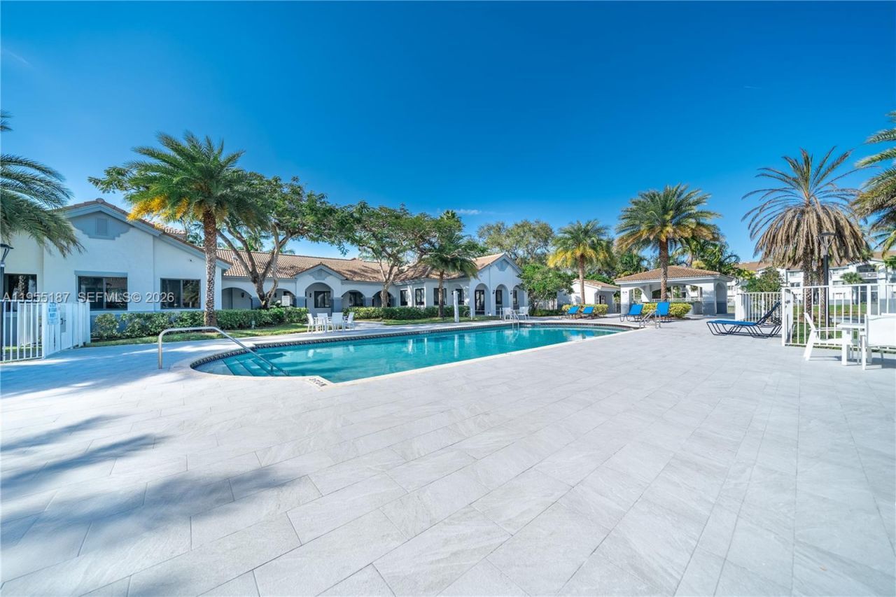 2640 S University Dr, Unit 220, Davie, FL 33328 Photo