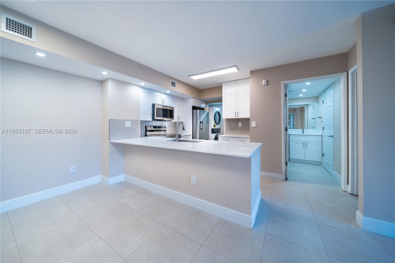 2640 S University Dr, Unit 220, Davie, FL 33328 Photo