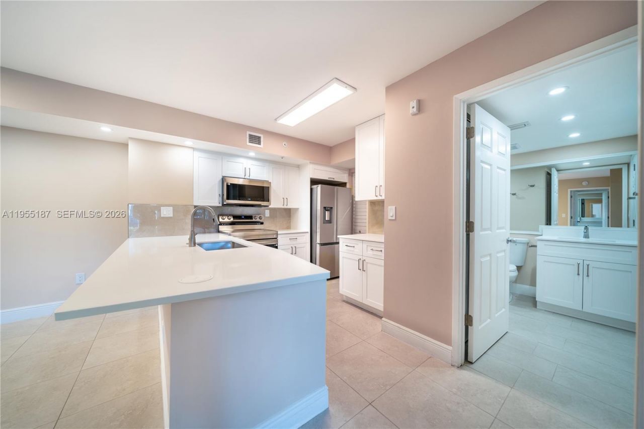 2640 S University Dr, Unit 220, Davie, FL 33328 Photo