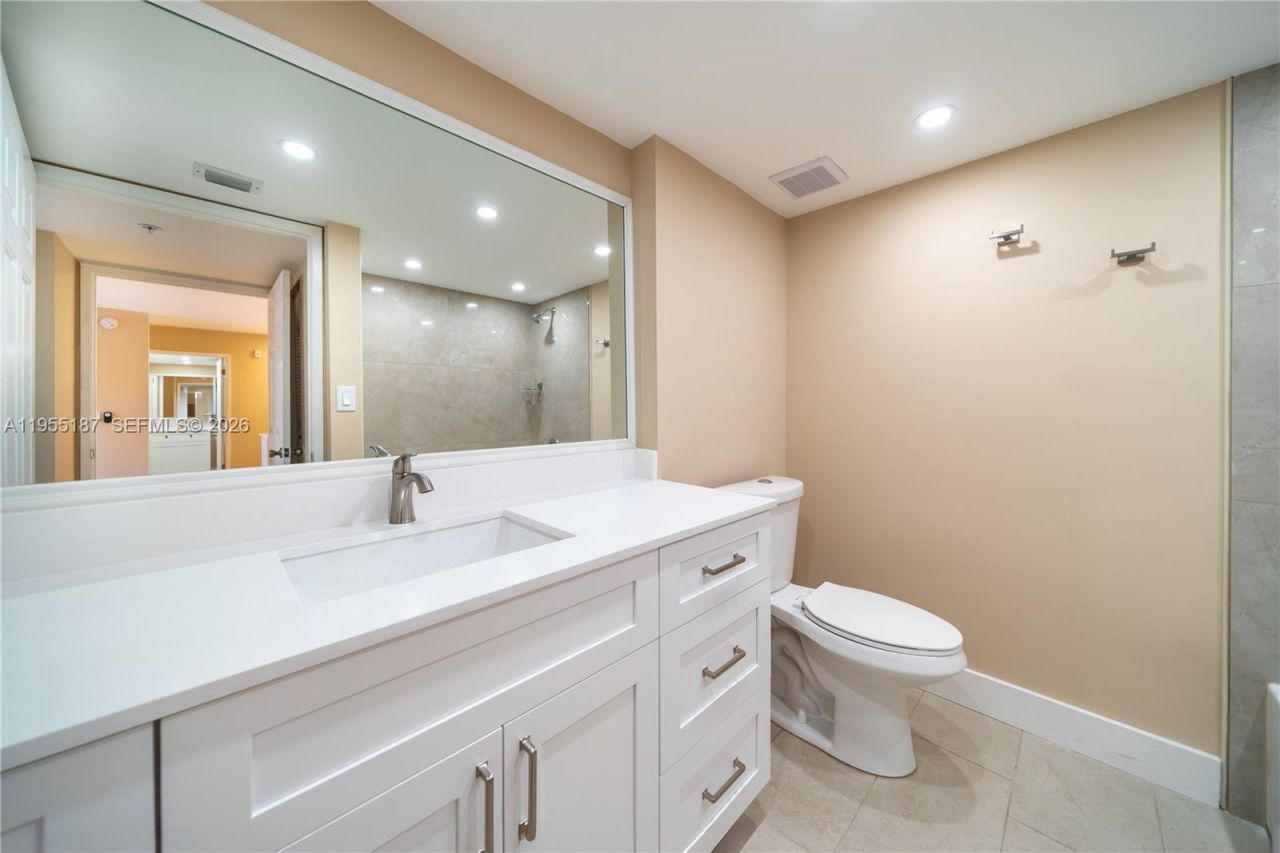 2640 S University Dr, Unit 220, Davie, FL 33328 Photo