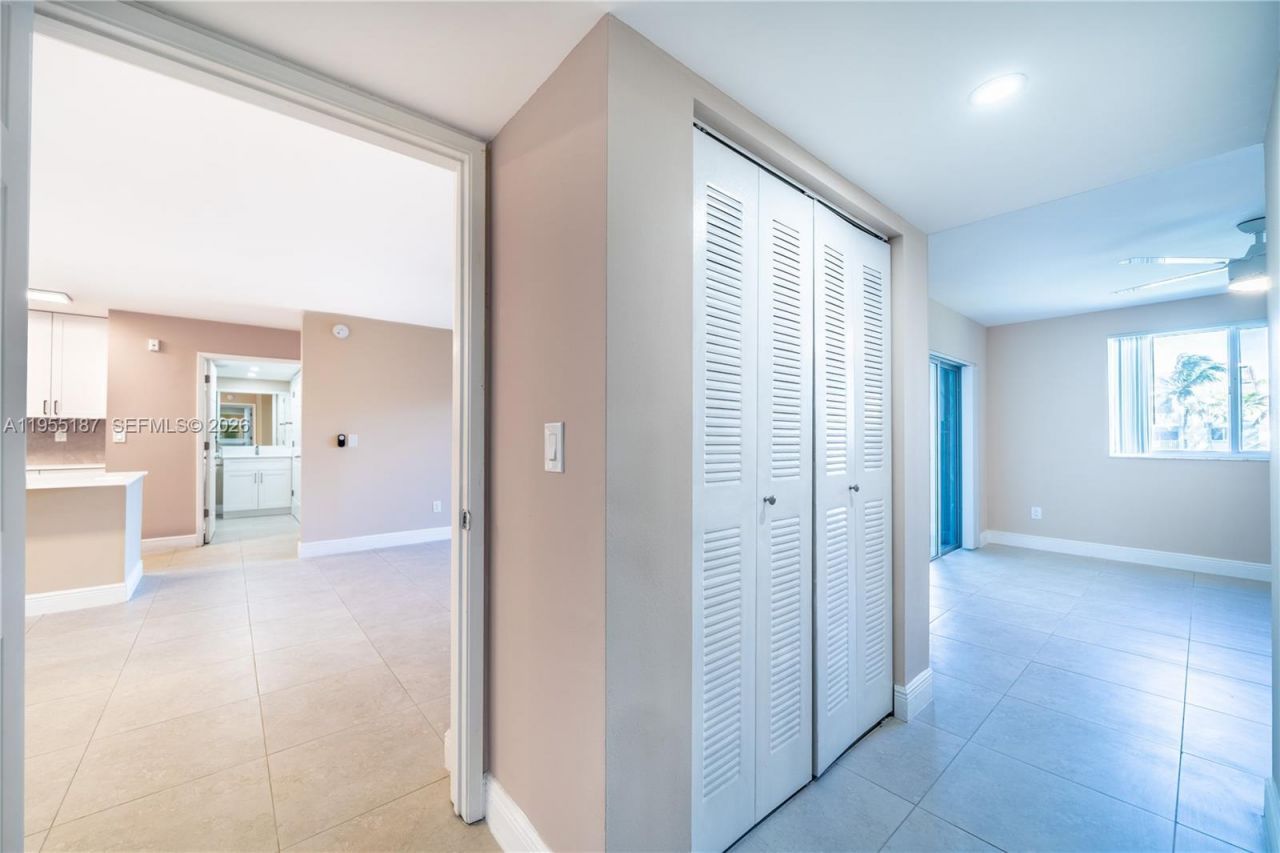 2640 S University Dr, Unit 220, Davie, FL 33328 Photo