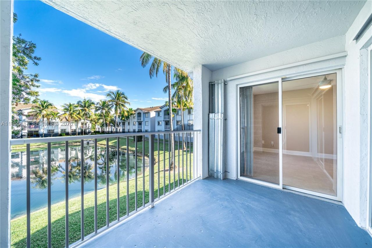 2640 S University Dr, Unit 220, Davie, FL 33328 Photo