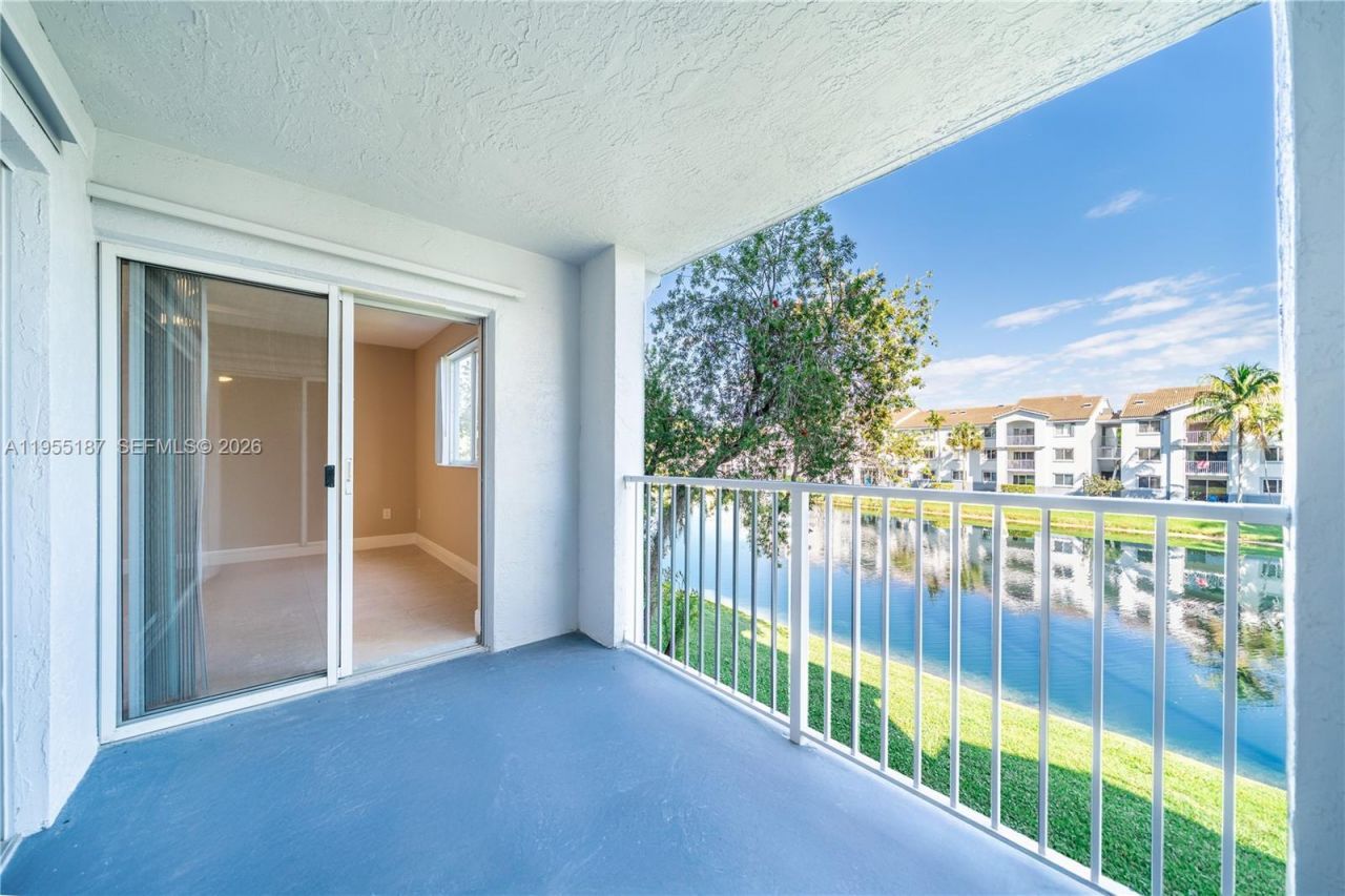 2640 S University Dr, Unit 220, Davie, FL 33328 Photo