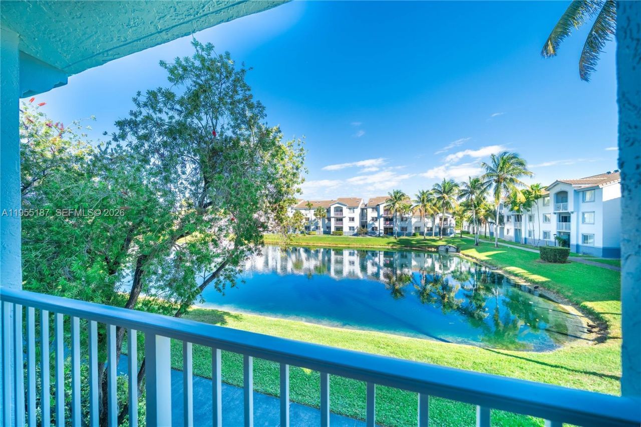 2640 S University Dr, Unit 220, Davie, FL 33328 Photo