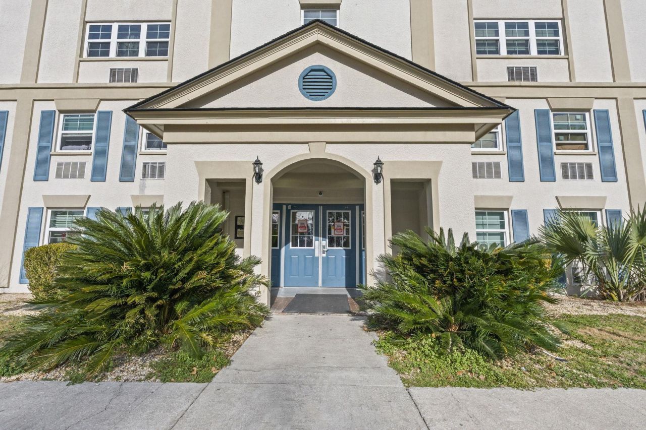 6850 Blue Heron Blvd. Photo 31