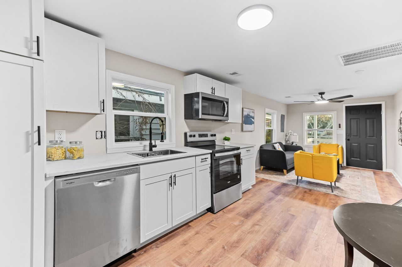 1978 Beech Avenue Photo 10