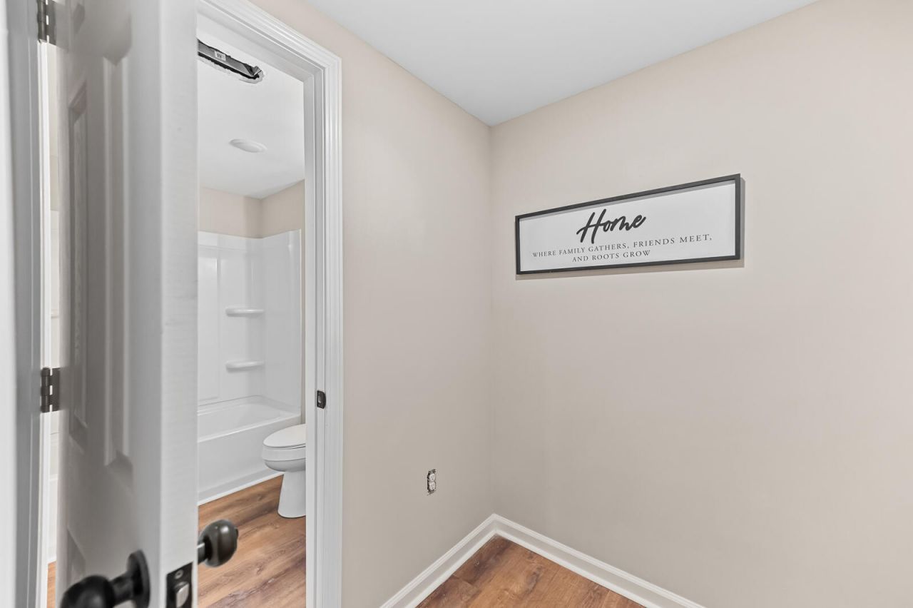 1978 Beech Avenue Photo 11