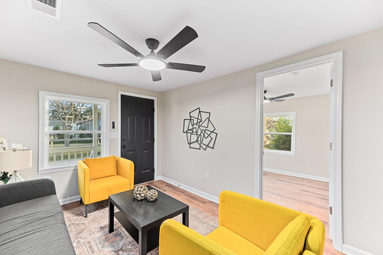 1978 Beech Avenue Photo 5