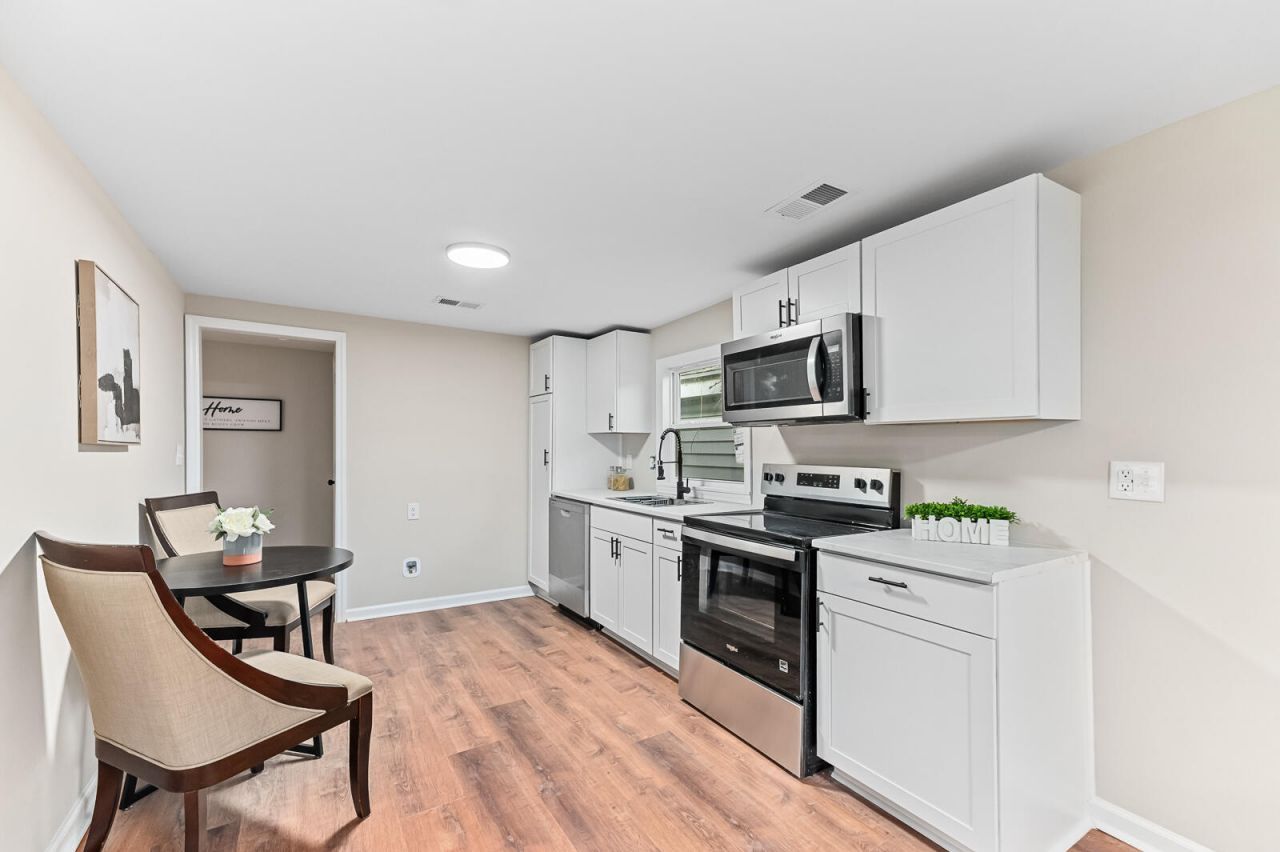 1978 Beech Avenue Photo 6