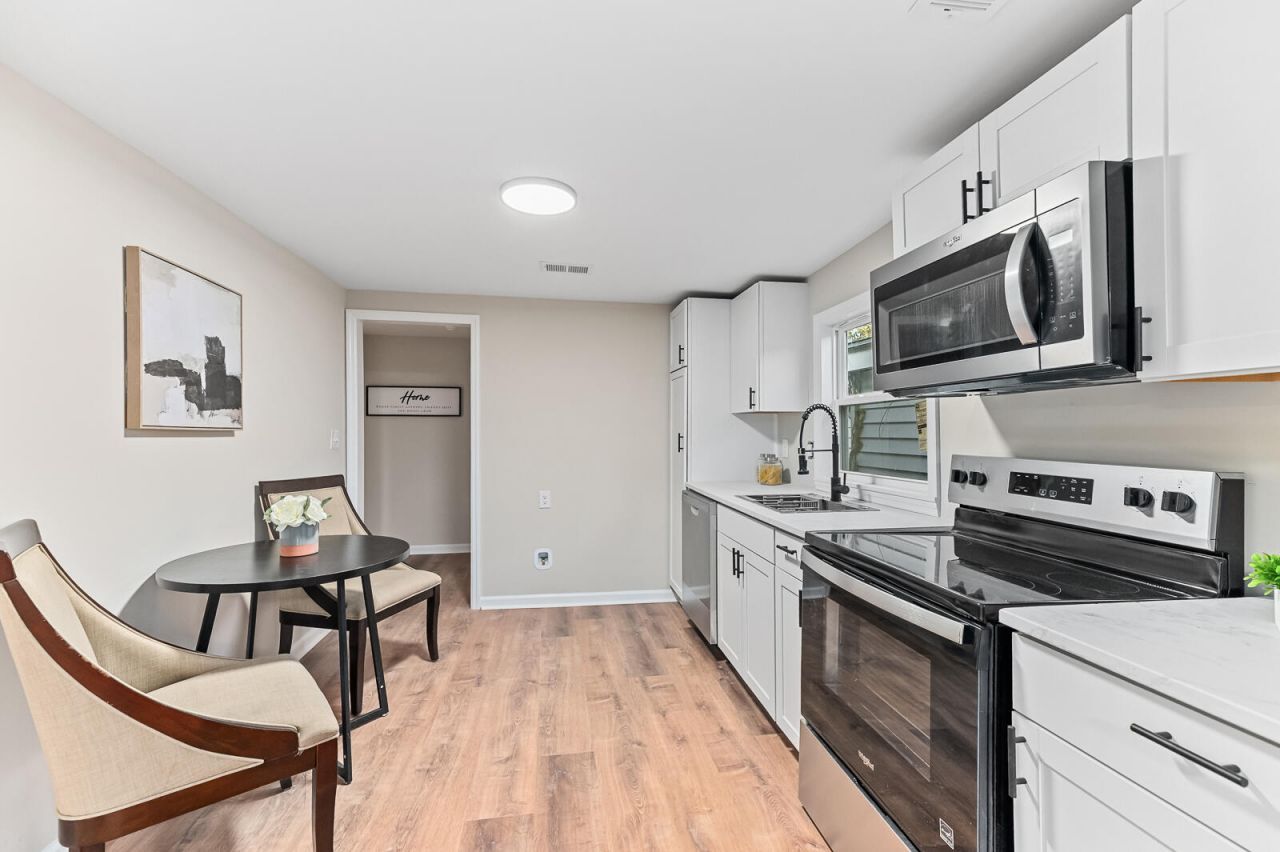 1978 Beech Avenue Photo 7