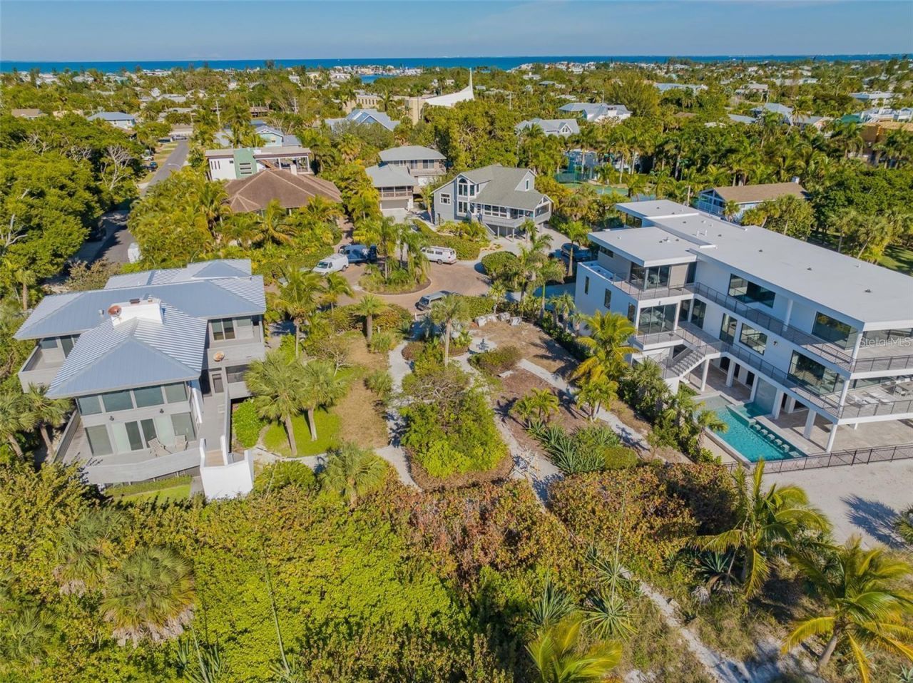 102 Sunset Lane, Holmes Beach, FL 34217 Photo