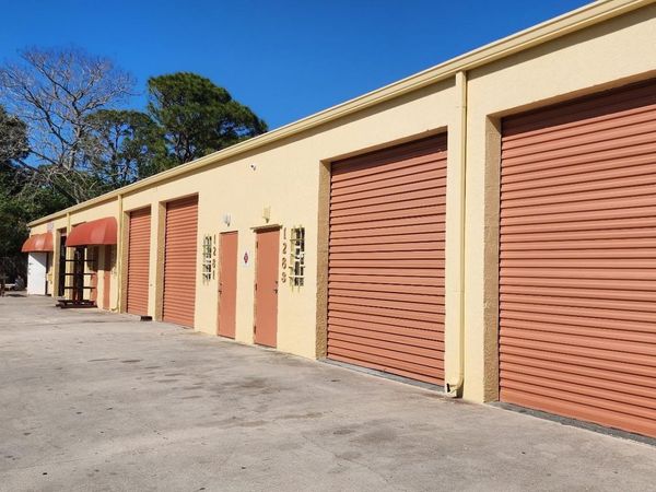 1287 SW Biltmore St, Port St Lucie, FL 34983