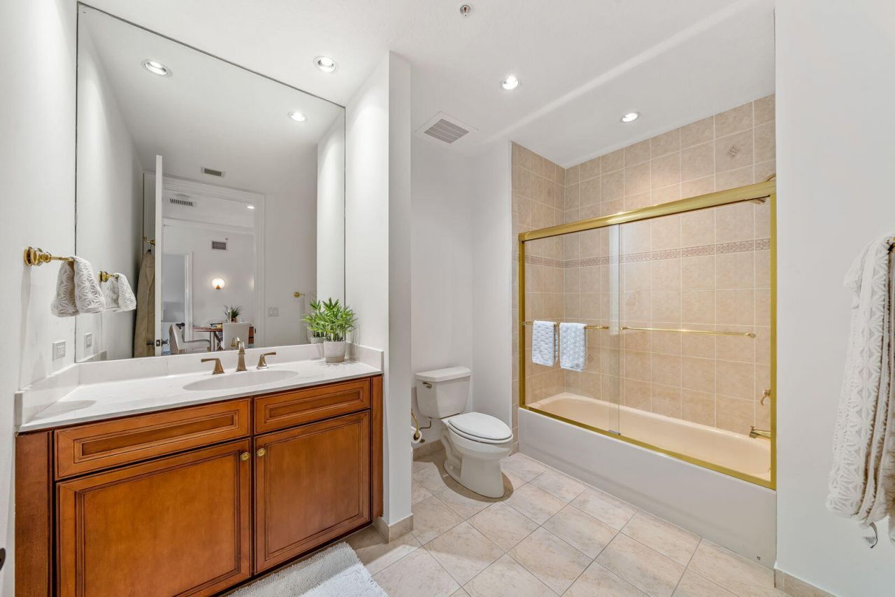 200 NE 2nd Avenue, Unit 314, Delray Beach, FL 33444 Photo