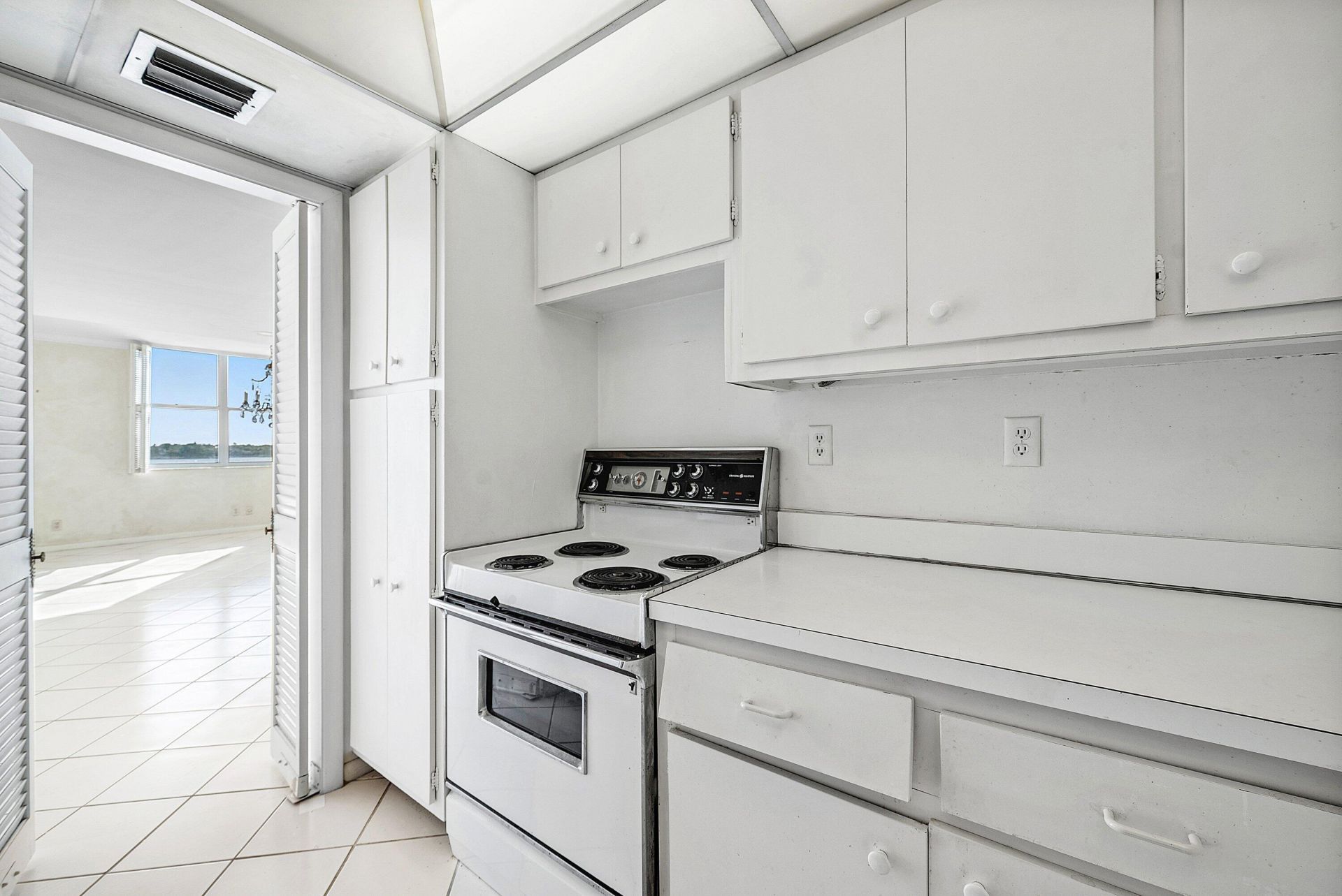 2600 N Flagler Drive, Unit 407, West Palm Beach, FL 33407 Photo