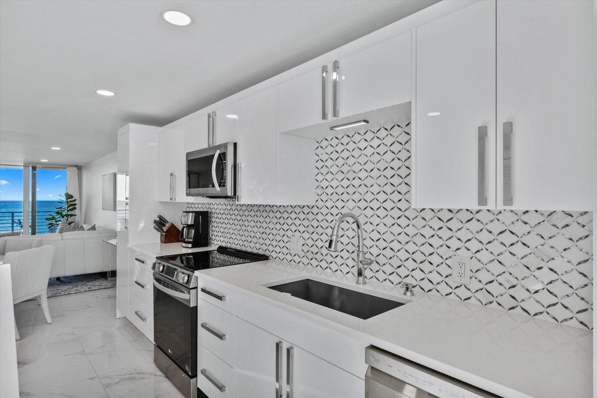 900 Ocean Drive, Unit 504, Juno Beach, FL 33408 Photo